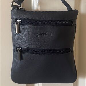 Justified Women’s Navy Leather Crossbody Bag OS NWOT